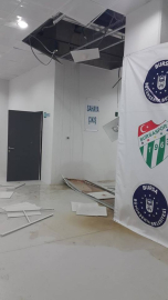 Timsah Arena açılmadan yıkıldı