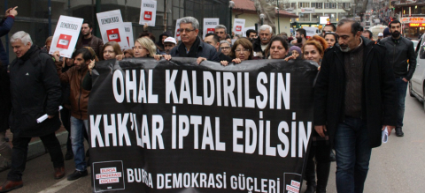 Bursa'da yüzler OHAL'e karşı yürüdü