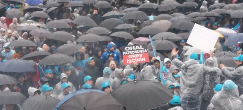 İşçiler MESS dayatmalarına karşı sokakta