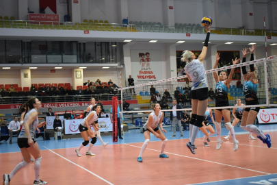 Nilüfer çeyrek finalde Eczacıbaşı Vitra ile karşılaşacak