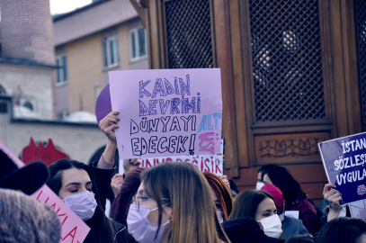 İstanbul Sözleşmesi Yaşatır - FotoHaber