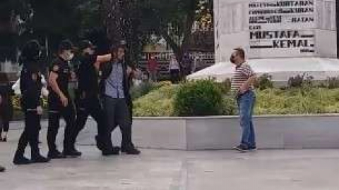 Atatürk Heykeli’ne saldırı girişimine CHP’den tepki