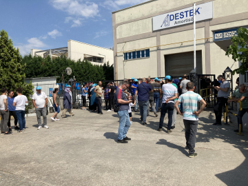 Destek otomotivde tüm baskılara rağmen eylem sürüyor