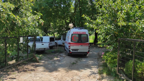 Bursa'da çapa motoru ve ağacın arasına sıkışan çitçi hayatını kaybetti