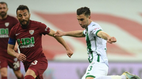 Bursaspor, Onur Atasayar’la yeniden anlaşmaya vardı