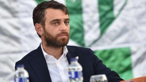 Adanur: "Bursaspor'dan taraf olun, ekmek yediğiniz yere ihanet etmeyin"