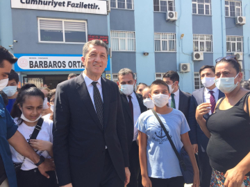 Ziya Selçuk: "Şu andaki bakış açımız okulların 6 Eylül tarihinde açılması yönünde"