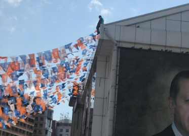 Bursa’da AKP İl Başkanlığı'nda intihar girişimi