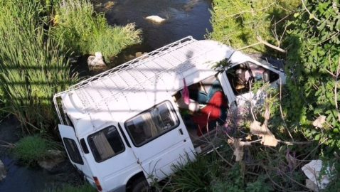 Bursa'da mevsimlik işçileri taşıyan minibüs kaza yaptı: 5 işçi yaralandı