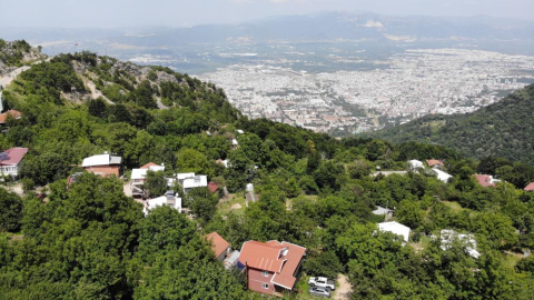 Şehrin sıcağından kaçıp 10 dakikada 6 derece serinliyorlar