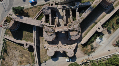 İznik Lefke Kapı'da 'devşirme taşlar' dikkat çekiyor