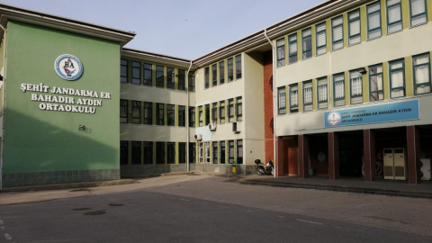 Bursa'da aynı binada 3 okul!