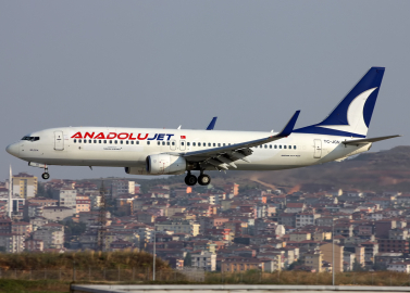 Anadolu Jet'e ait uçak Yenişehir'e inemedi