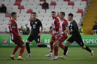 Sivasspor evinde Ballkani’ye boyun eğdi