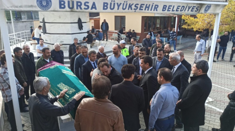 Bursa’da okulun 4. katından düşerek  hayatını kaybeden öğrenci  toprağa verildi