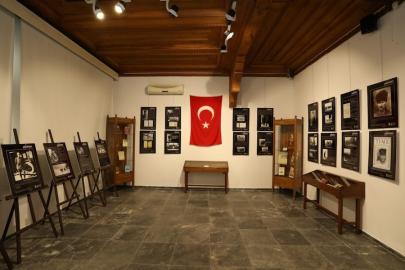 Atatürk’ün hayatını anlatan sergi İnegöl’de açıldı