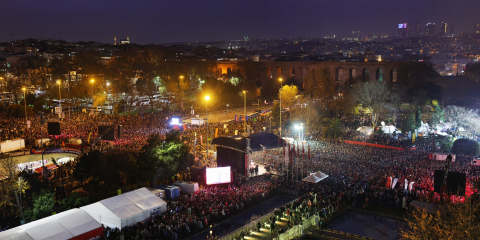 Saraçhane mitingine kaç kişi katıldı?