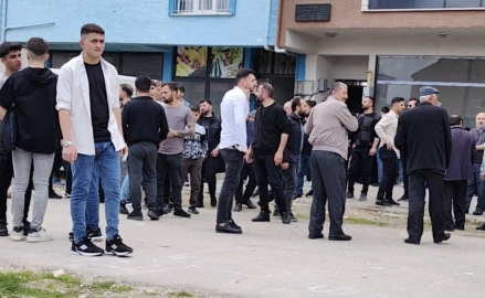 Bursa'da bayramlaşmada gençler birbirine girdi: 10 yaralı