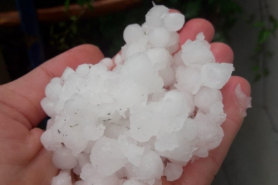 Bursa'da misket büyüklüğünde dolu yağdı