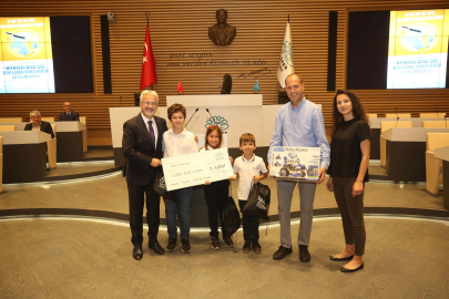 Nilüfer'de minikler atık yağ ve pil toplayarak çevreyi korudu