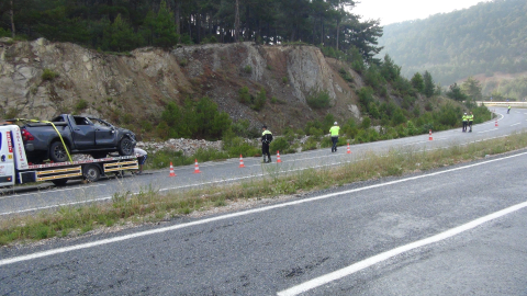 Eski Ekonomi Bakanı Nihat Zeybekci trafik kazası geçirdi!
