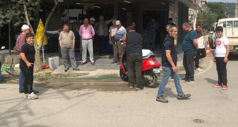 Bursa'da motosikletin içinden 1 metrelik yılan çıktı  