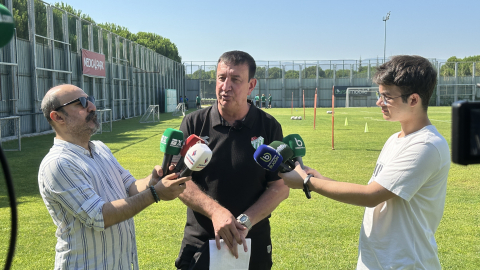 Bursaspor Teknik Direktörü Gündüz: “Köpekler istedi diye atlar ölmez”  