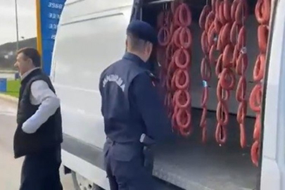 Bursa'da minibüste sucuk yıkayan şahıslar hakkında savcılık tahkikat başlattı