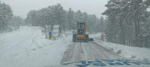 Bursa'da 56 mahallede kar mesaisi