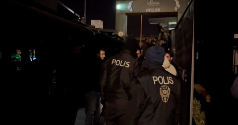 Bursa'da eğlence mekanında silahlı kavga: Güvenlik görevlisi vuruldu!
