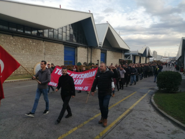 Bursa'da Birleşik Metal üyesi metal işçileri greve hazırlanıyor
