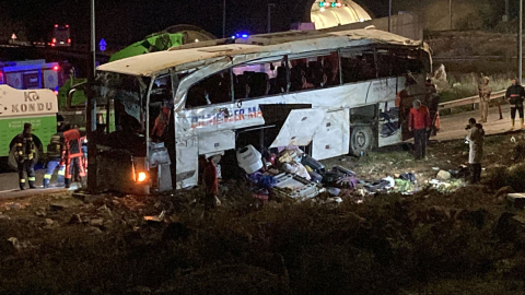Mersin'de yolcu otobüsü devrildi: 9 ölü, 28 yaralı 