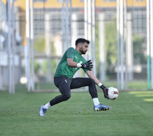 Bursaspor'da bir futbolcu daha sözleşmesini feshetti