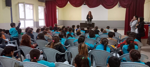 Genç yazar Bursa'da öğrencilerle buluştu  