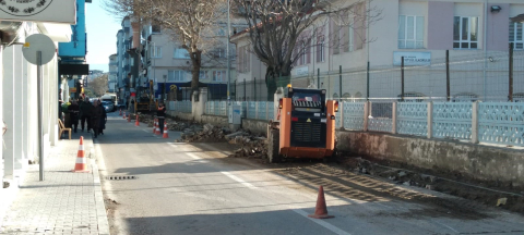 Mudanya'ya karlı havalara özel tretuvar  
