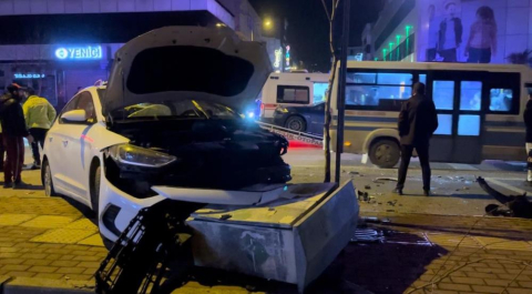 Bursa'da 2 otomobil çarpıştı: 6 yaralı