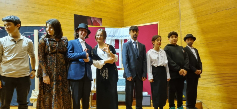 Bursa'da öğrenciler sahnenin tozunu attırdı  