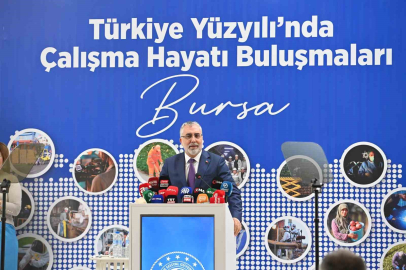 Bursa’da konuşan Çalışma Bakanı Işıkhan, işsizlik artarken,“İstihdamda tarihi zirve” dedi