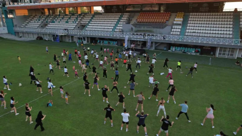 Nilüferliler zumba ile hem eğlendi hem spor yaptı