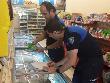 Bursa'da rafta başka kasada başka fiyata zabıta müdahalesi