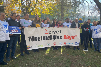 Bursa’da sağlıkçıların grevi 5’inci gününde: Yönetmelikte ısrarcı olunursa eylemler devam edecek