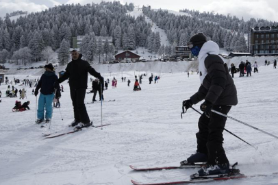 Uludağ'da sezon açıldı, kayak ücretleri belli oldu