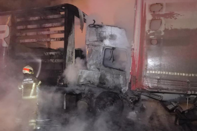 Bursa’da kaza yapan tır alev aldı: 1 ölü, 1 yaralı