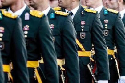 'Kılıçlı yemin' soruşturmasında 5 teğmen ihraç edildi