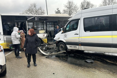 Bursa'da okul servisi otobüsle çarpıştı: 9 yaralı
