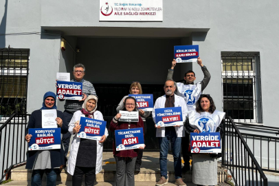 Bursa'da “Vergide adalet” talep eden sağlık emekçilerinin eylemi 49 haftadır sürüyor