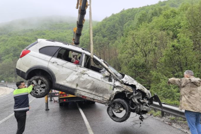Bursa'da kontrolden çıkan araç ormana uçtu: 1 ölü, 3 yaralı