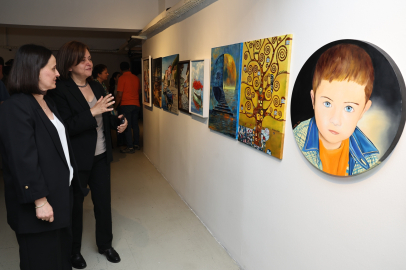 Nilüfer’de yetişkinlerin sergisi izlenime açıldı