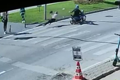 Bursa'da ışık ihlali kaza getirdi : 2 yaralı