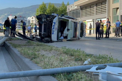 Bursa'da kadına şiddet ihbarından dönen polis aracı takla attı: 2'si polis 4 yaralı